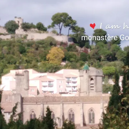 Dans Monastere * Clermont-lʼHérault