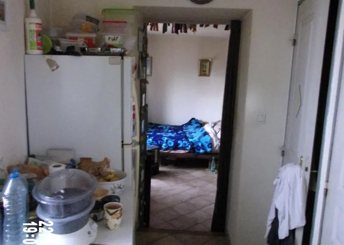 Dans Monastere * Clermont-lʼHérault